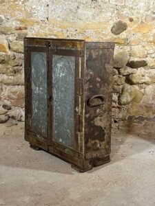 Armoire fer
